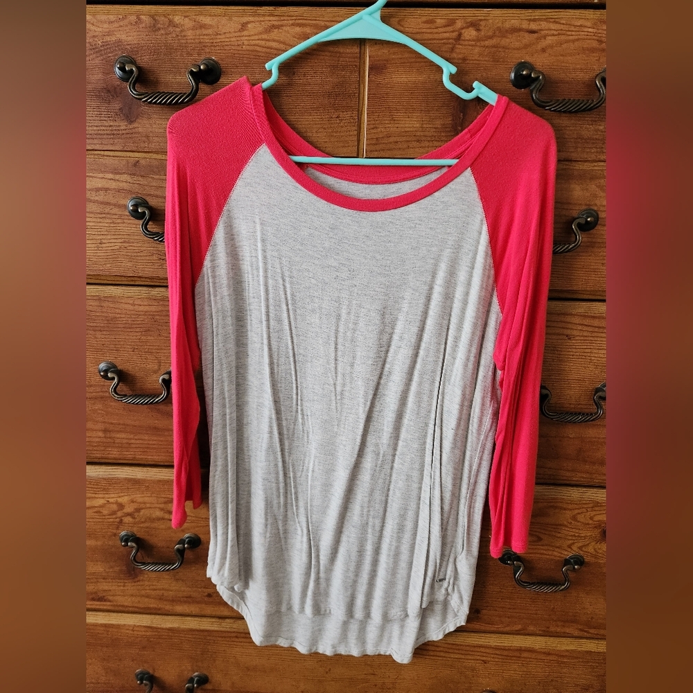 American Eagle Outfitters Gray and Red Raglan Sleeve Top